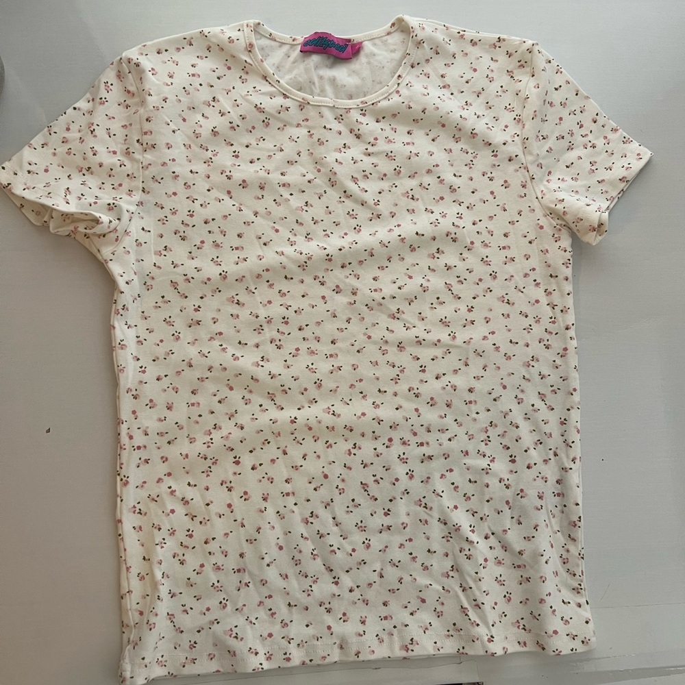 EDIKTED FLORAL TEE SHIRT NEVER WORN